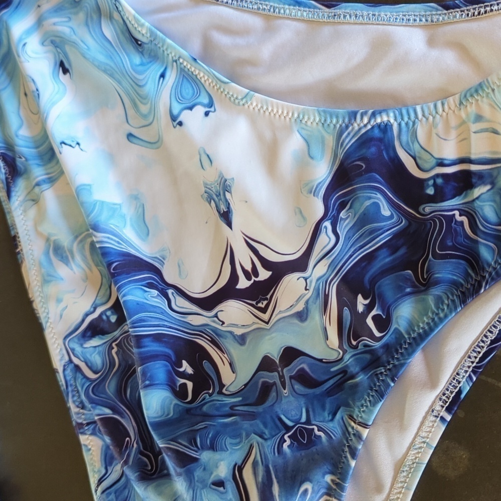 Amazing blue marble bikini - Picture 2 of 6